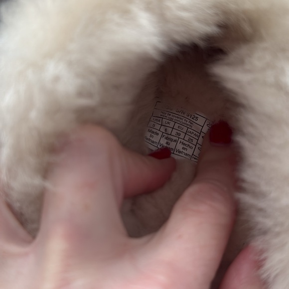 UGG Coquette Slippers - Picture 9 of 10